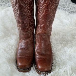 Frye cowgirl boots size 8 brown/reddish